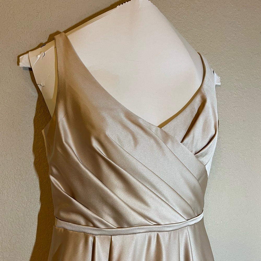 NWOT David's Bridal Elegant Sleeveless Dress, Size 2 - Picture 2 of 6